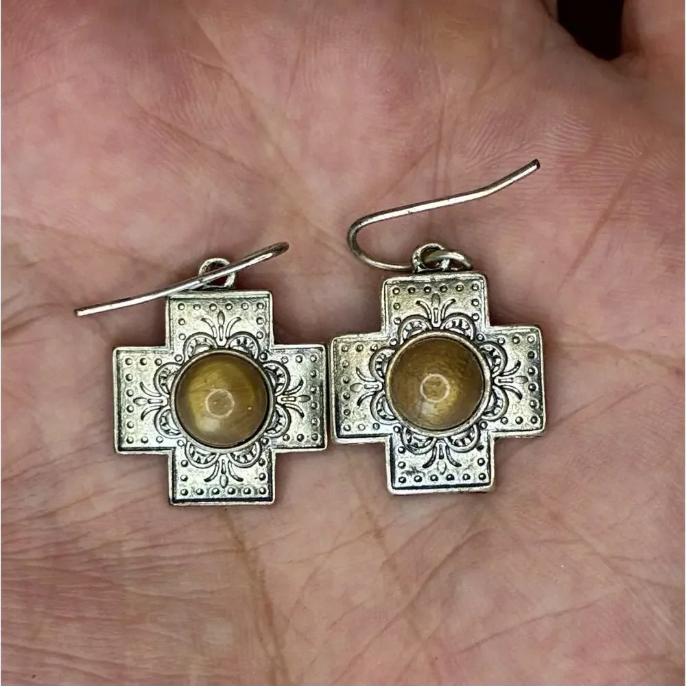 Silvertone Cross Pendant And Matching Earrings With Stone Center ￼
